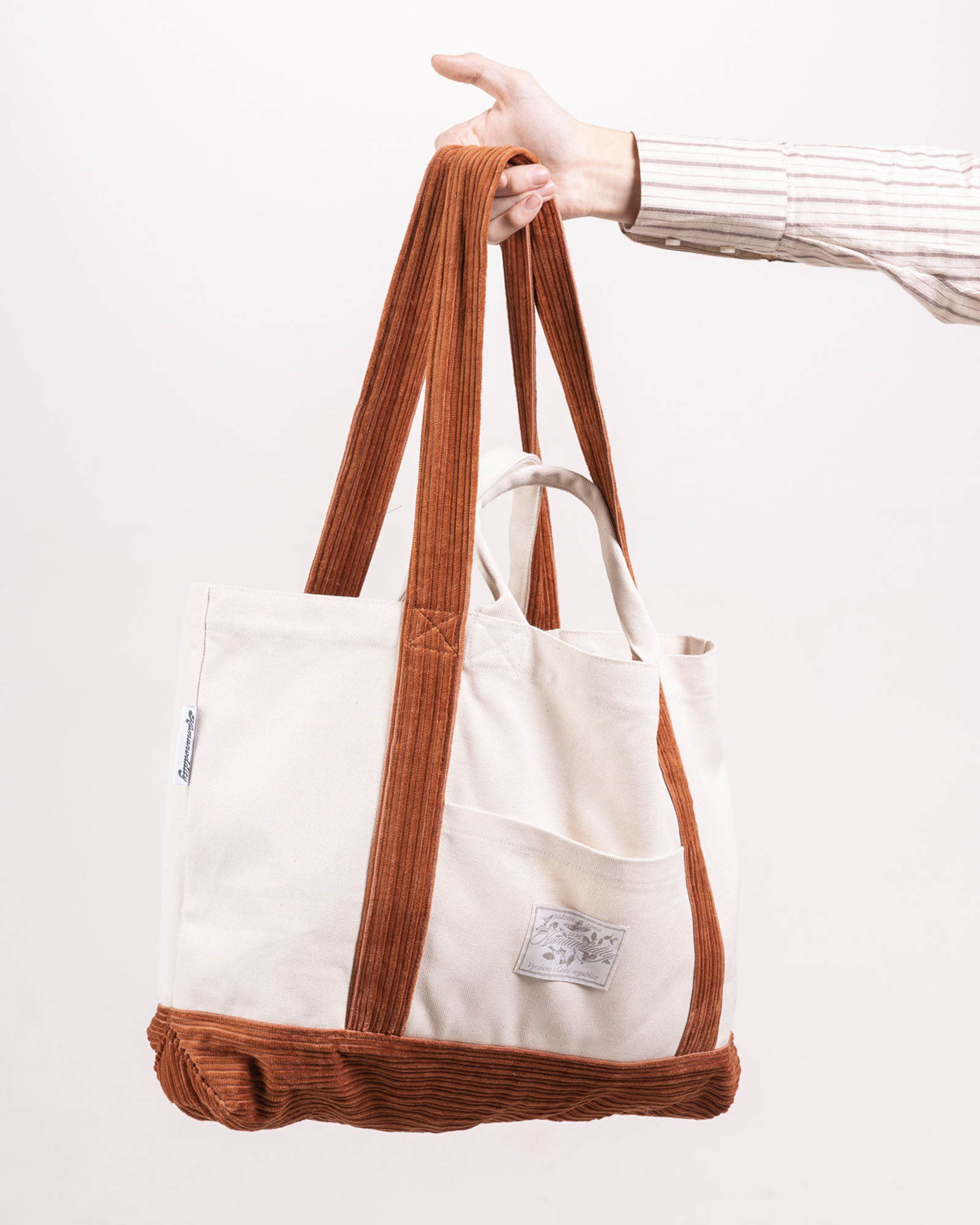 taska_fw25_oranzova_U3 Velká plátěná taška